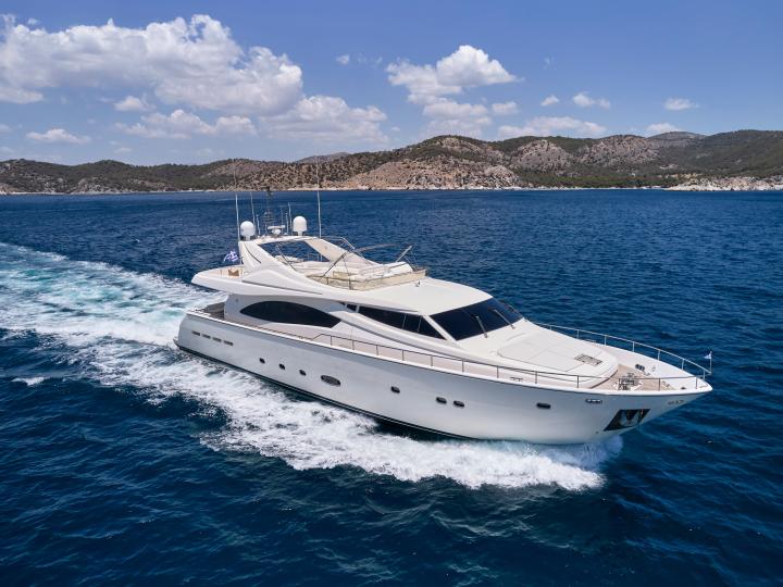 Ferretti 88