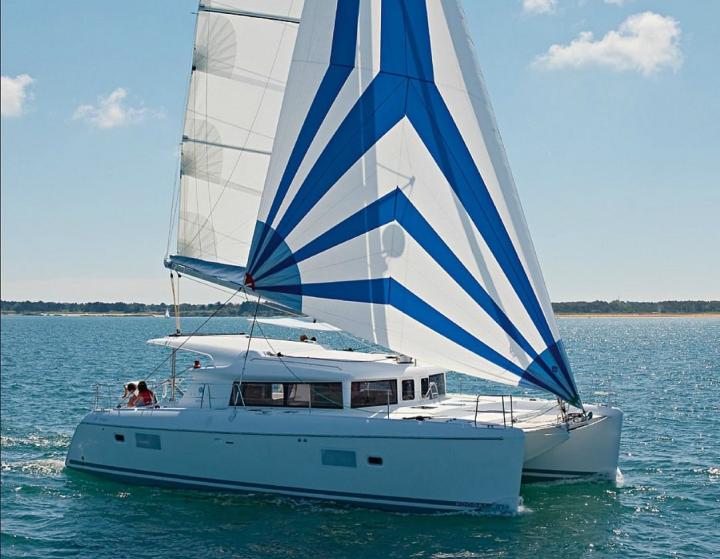 Lagoon 421
