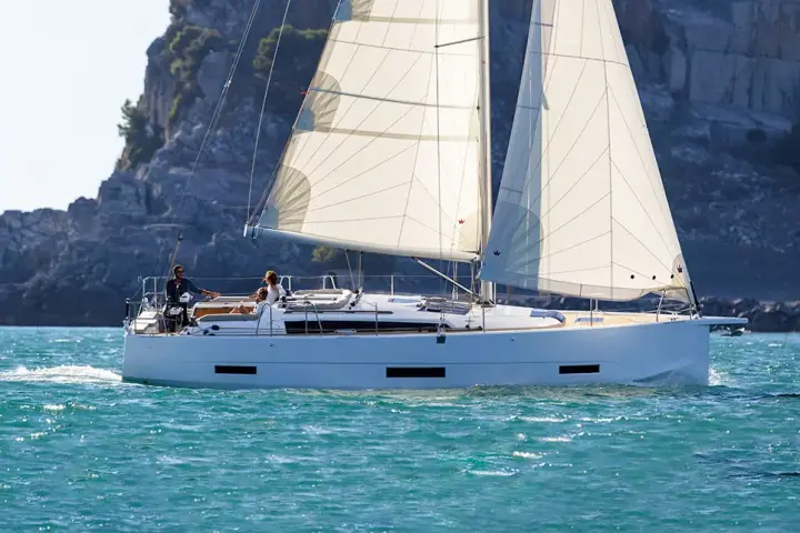 Dufour 390