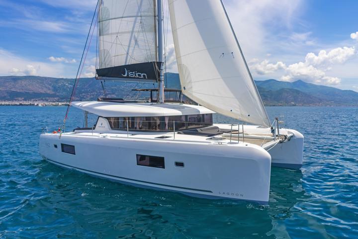 Lagoon 42