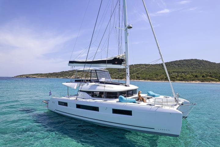 Lagoon 51