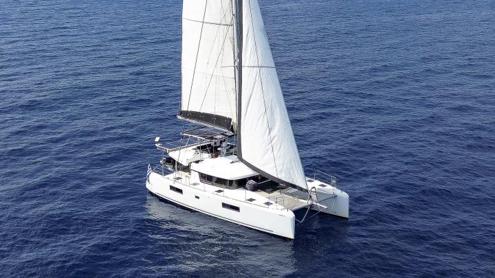 Lagoon 52