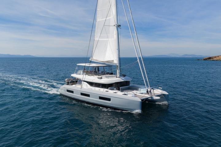 Lagoon 60