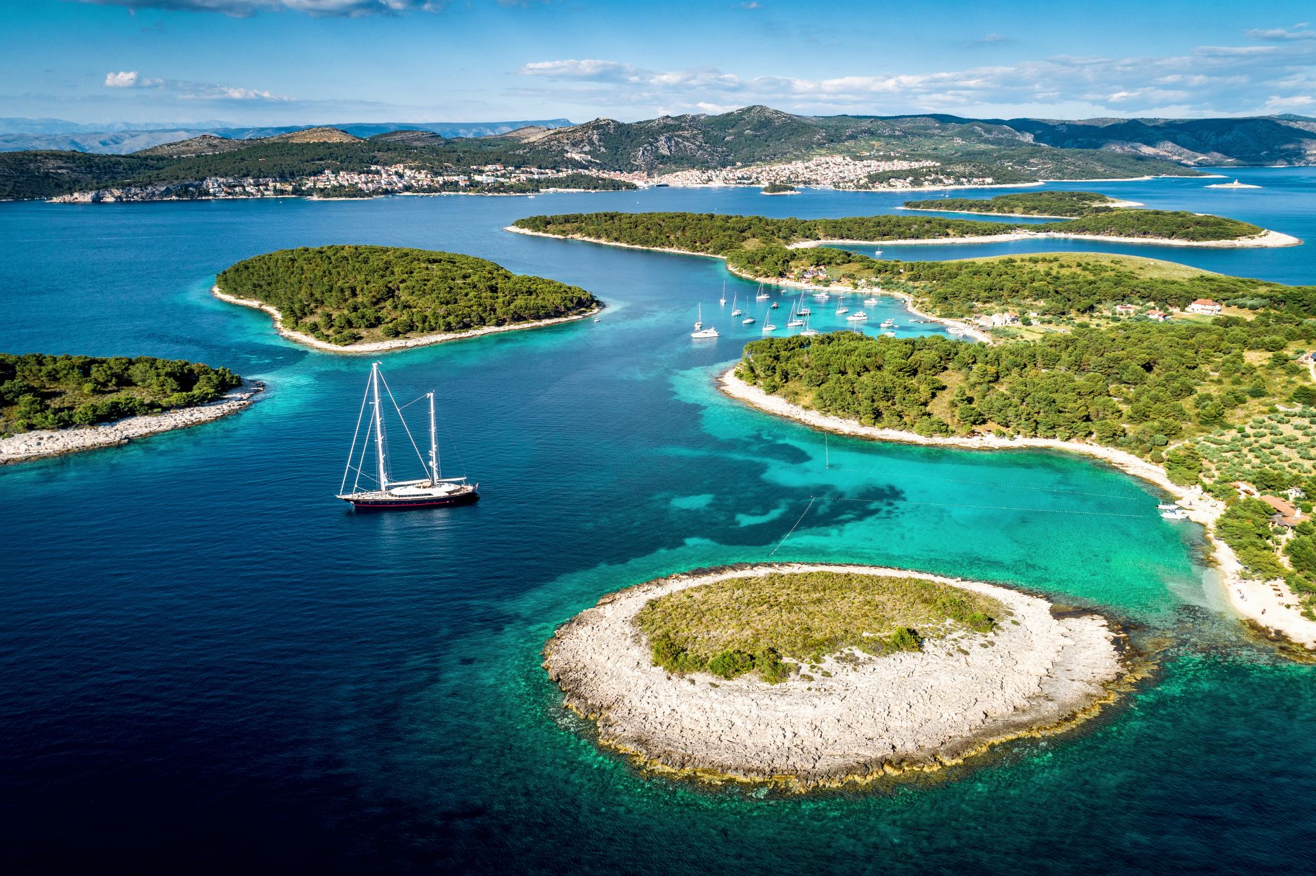 shutterstock_1810555702_hvar.jpg